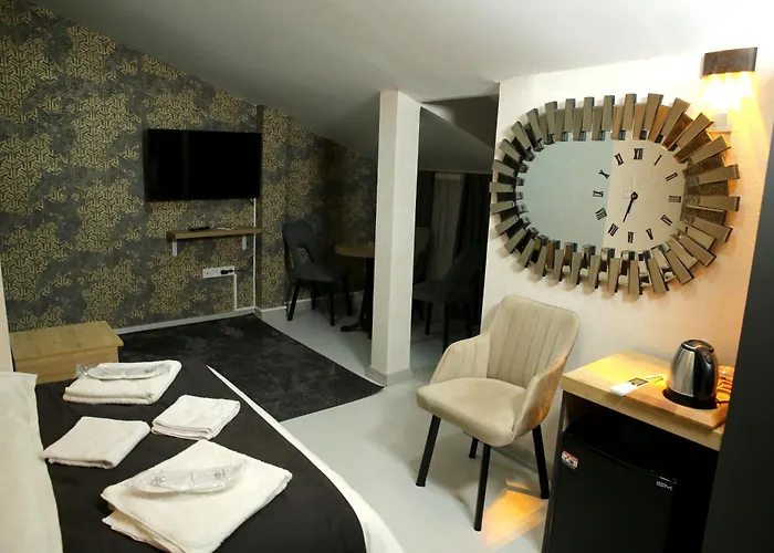 Minimalist Suit Otel