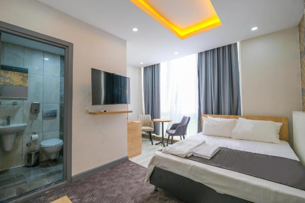Minimalist Hotel