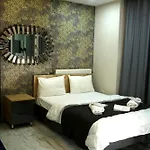 Minimalist Suit Otel